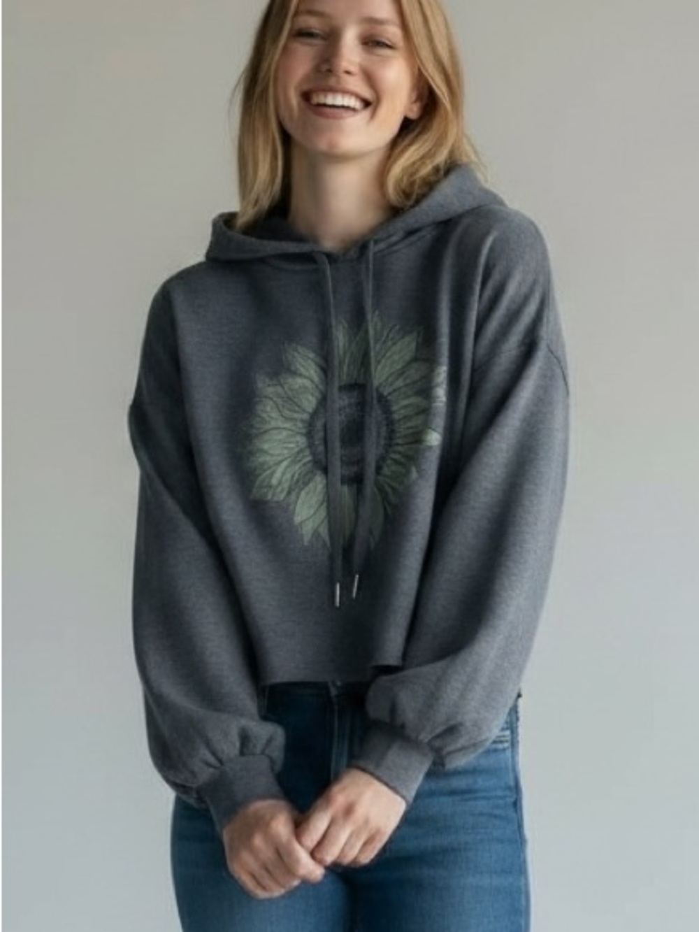 Le Lis Raw Edge, Cropped, Lightweight Hoody